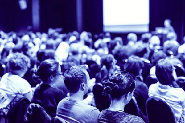 هزینه برگزاری سمینار کمتر است یا همایش؟